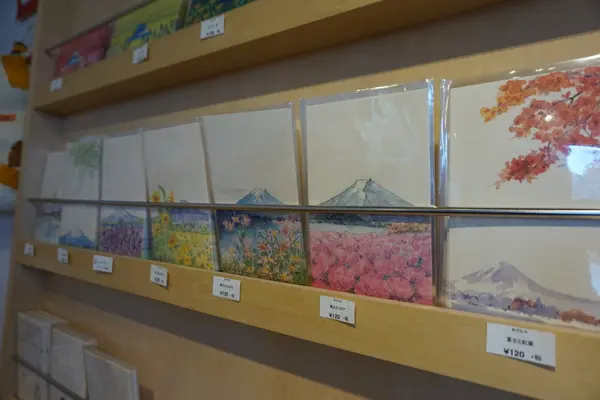 富士山をモチーフにした雑貨がたくさん。
