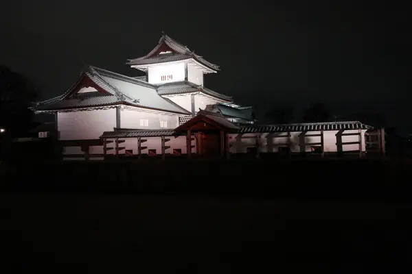 お城のライトアップ④