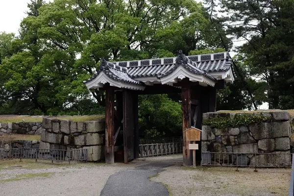 旧二之丸　東二之門