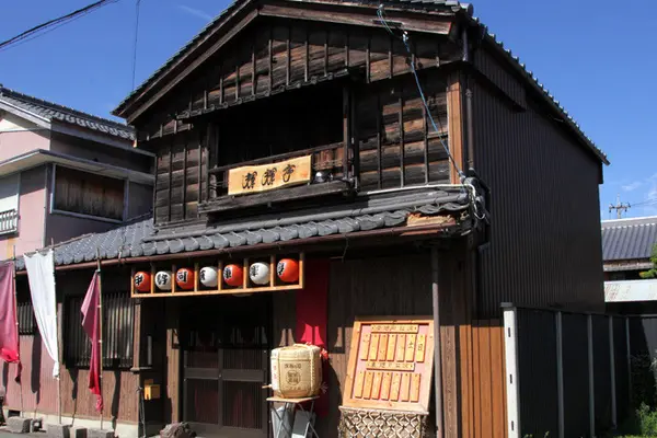 寄席が楽しめる「伊勢河崎 輝輝亭」