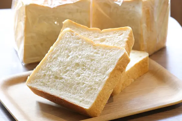 シンボルパン：素材にとことんこだわった食パン