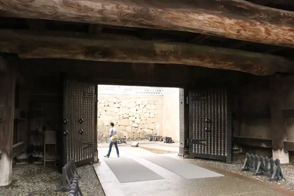 最後の石川門を抜ければ