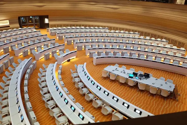 円形会議場
