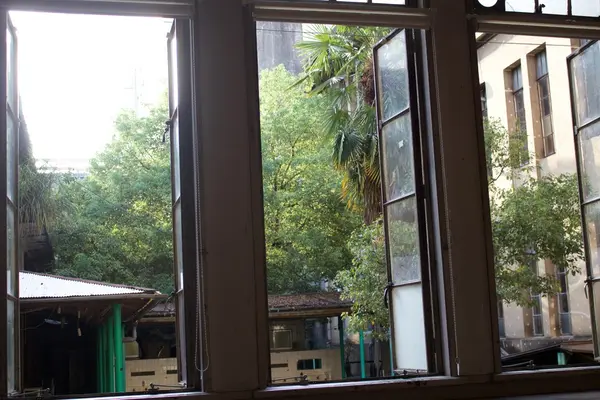 窓際席