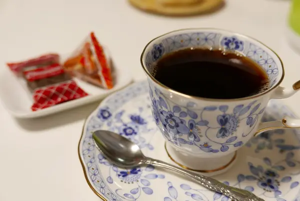 コーヒーは100円