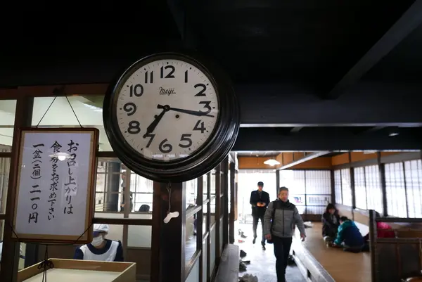 早朝5時から営業？