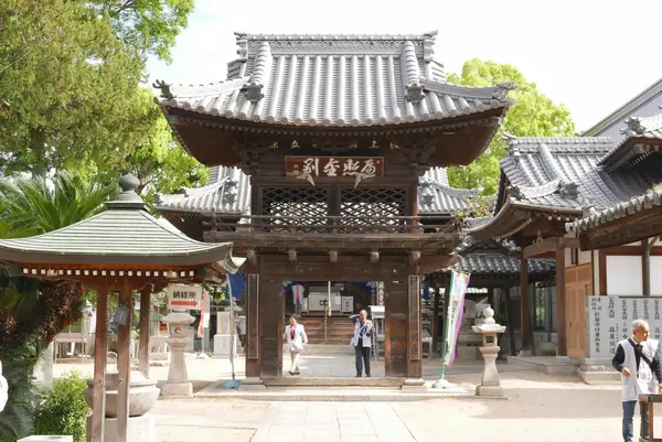 中門が立派なのです