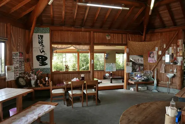 広々とした休憩所の雰囲気