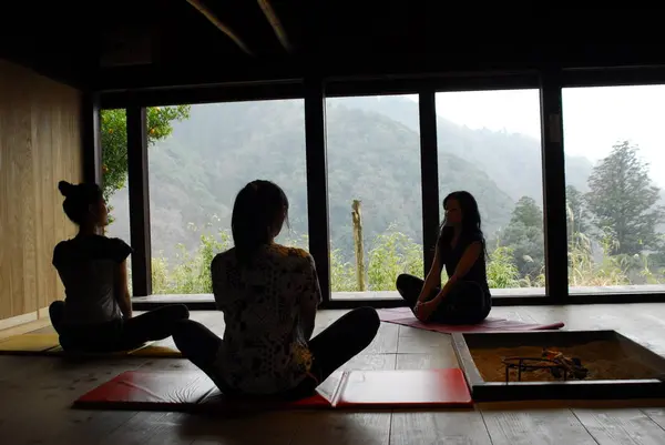 古民家で山ヨガ