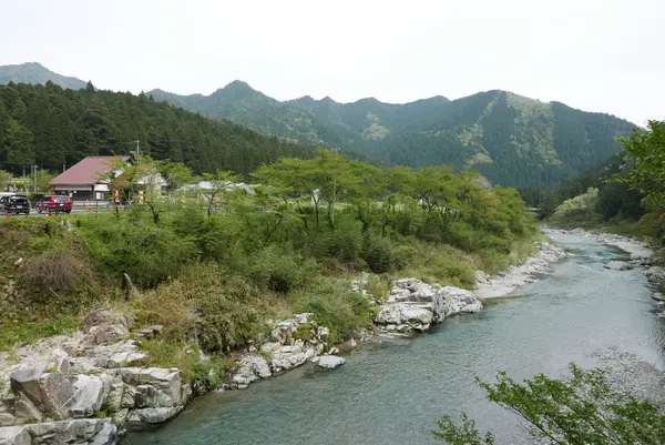 この辺りに流れる川