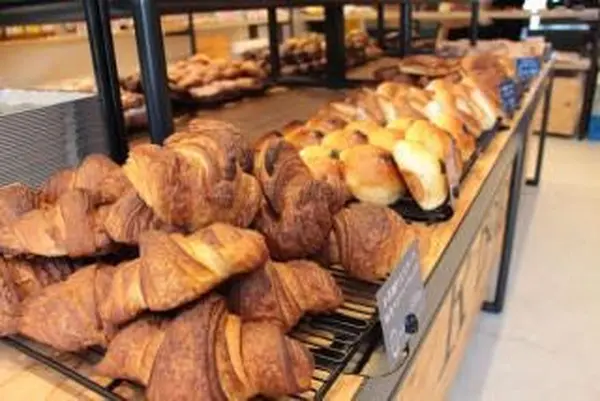 パンの豊富さハンパないです🍞