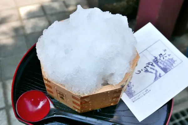 名物は「水まんじゅう氷」