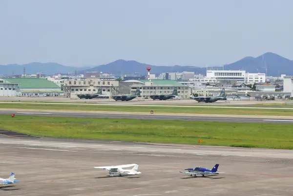 対面は自衛隊小牧基地