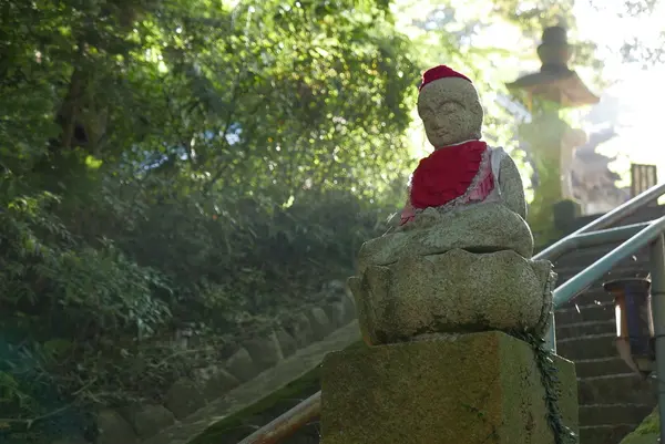 朝の光が眩しくて