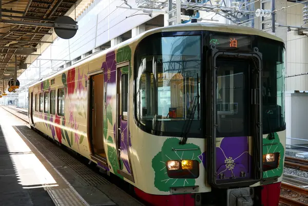 次の列車は富山方面泊行き