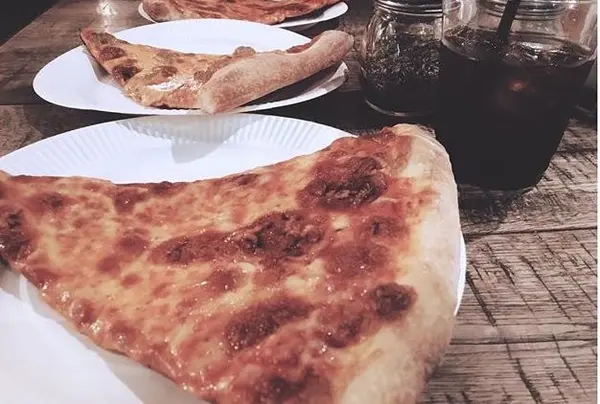 外国感満載のピザ🍕