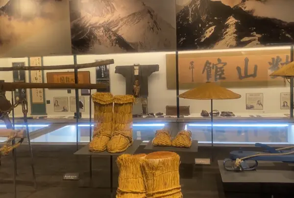 昔の登山家の資料