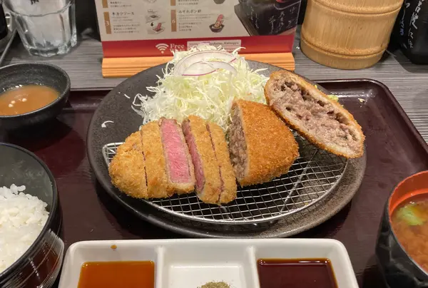 牛サーロインカツとメンチカツ膳ランチ