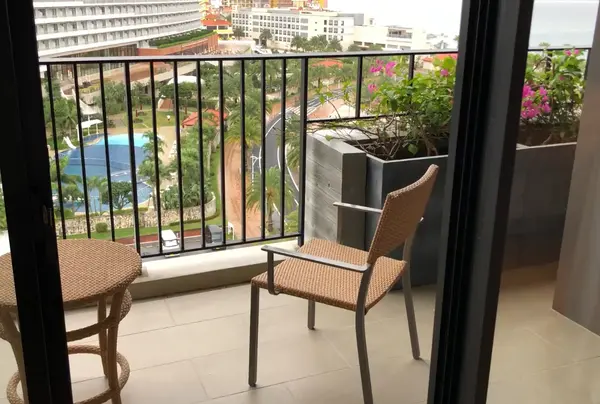 お部屋のバルコニー