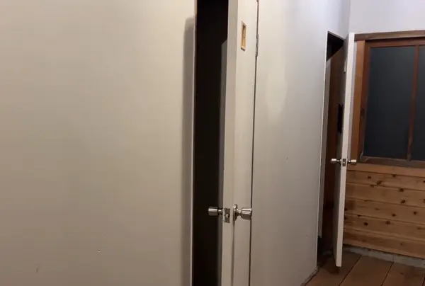 シャワー室は３つ