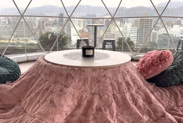 ドームの中にこたつカフェがある！😍