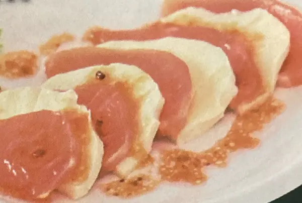 鶏ハムとモッツァレラのカルパッチョ