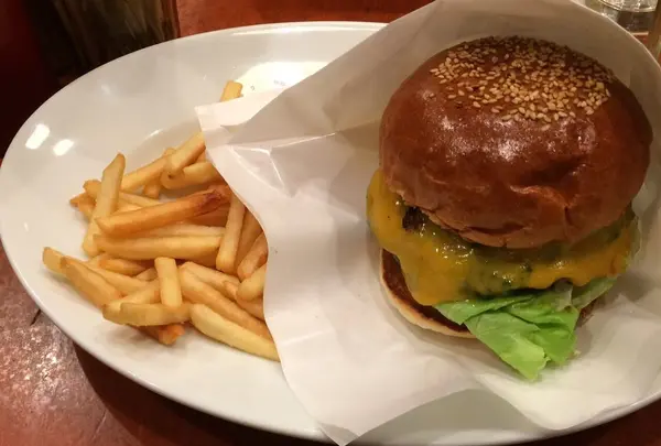 ほうれん草とチーズバーガー