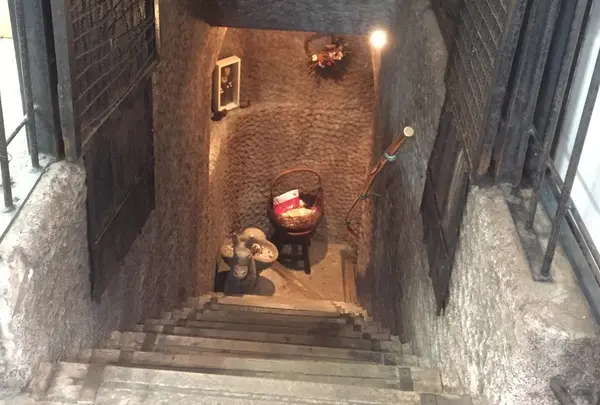 お店に続く階段