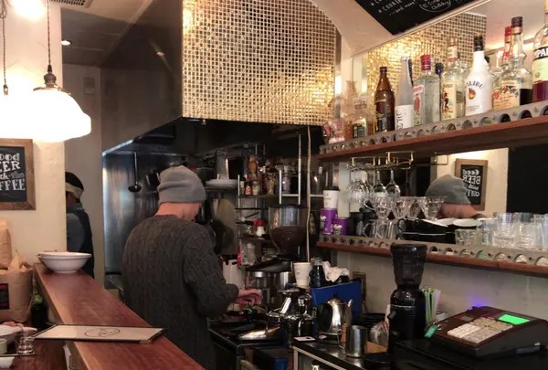 【閉店】ペルズ コーヒー＆バー 代官山店 （PELLS coffee&bar【旧店名】ホットスタンドペルズ）の写真・動画_image_110919