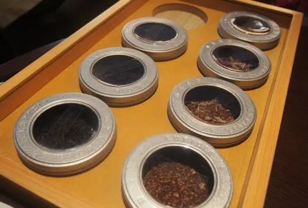 Mercedes-Benz Connection / UPSTAIRSの写真・動画_image_118804