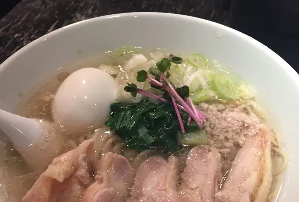 塩生姜らー麺専門店 MANNISHの写真・動画_image_128228