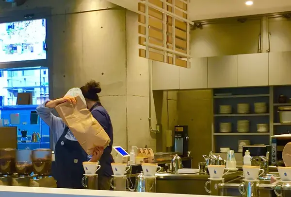 ブルーボトルコーヒー（Blue Bottle Coffee）青山店の写真・動画_image_131128