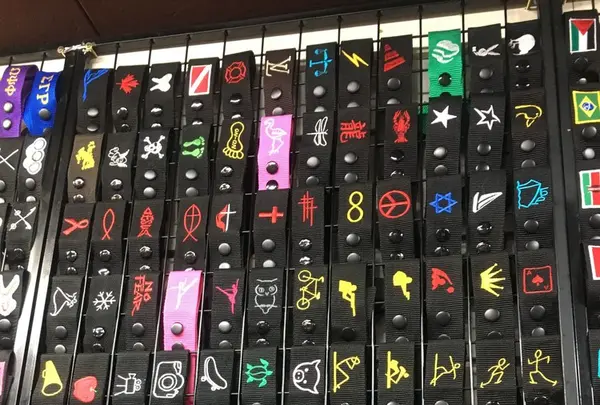 FRIEND SHOP NAME ON LUGGAGE TAG & HATの写真・動画_image_136552