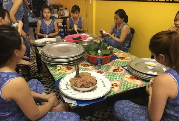 Banh bao. Hoa hong trangの写真・動画_image_136703