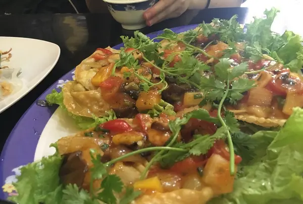 Banh bao. Hoa hong trangの写真・動画_image_136704