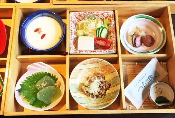 こちらは朝食