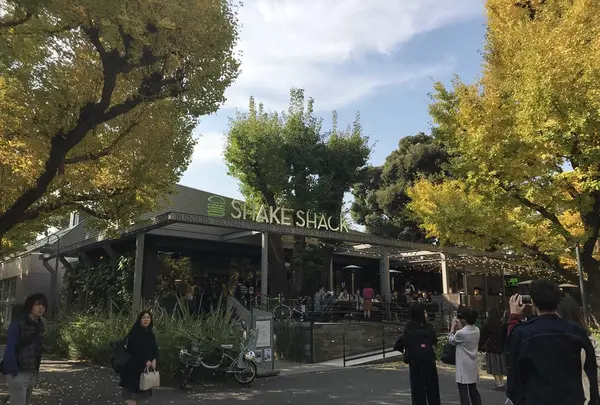 シェイクシャック 外苑いちょう並木店 （SHAKE SHACK）の写真・動画_image_167162