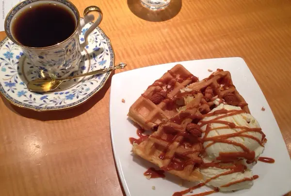 コーヒーとワッフル