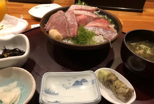 鮪と地魚の和食処　本家鮪屋の写真・動画_image_222853