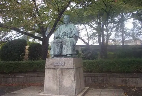 西村捨三翁銅像