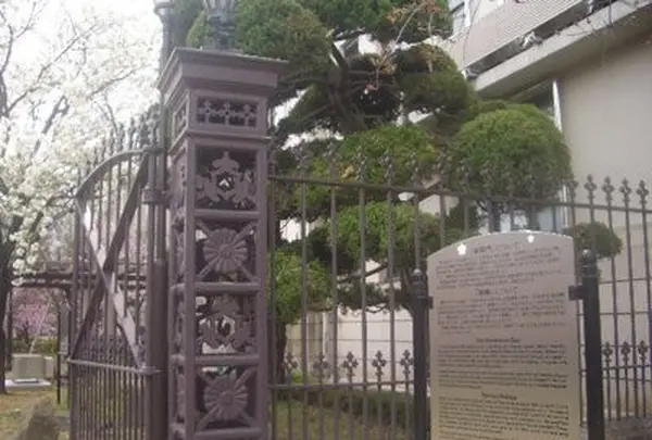 造幣局の鉄柵