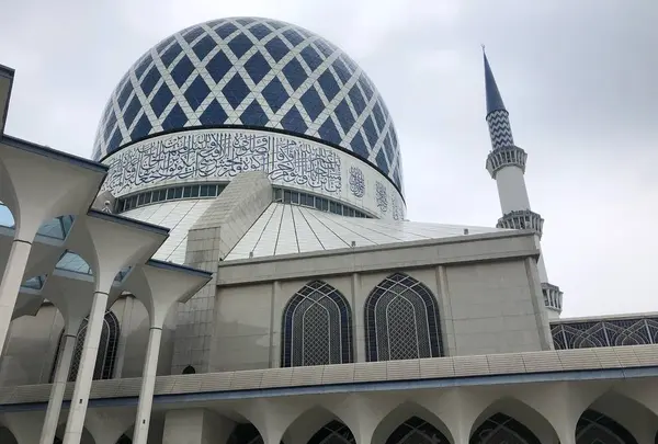 The Sultan Salahuddin Abdul Aziz Shah Mosque（スルタン・サラディン・アブドゥル・アジズ・モスク）の写真・動画_image_298004
