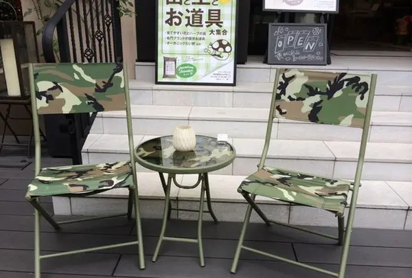 迷彩のチェア