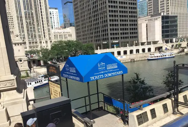 Chicago Trolley & Double Decker Coの写真・動画_image_313930