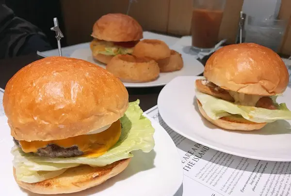 ダグズ・バーガーの写真・動画_image_338946