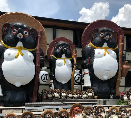 信楽陶苑　たぬき村の写真・動画_image_358145