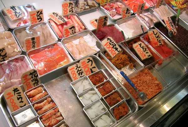 和商市場で晩飯を食べる