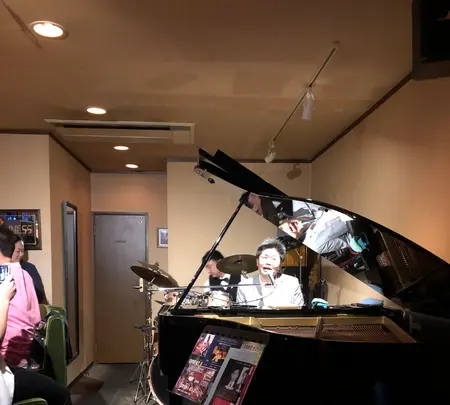 Bar Bewitched バー ビーウィッチドの写真・動画_image_370934