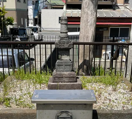 新田義貞の首塚の写真・動画_image_425800