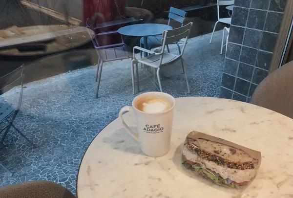PARIS BAGUETTE 明洞本店/パリバゲトゥ ミョンドンポンジョム/파리바게뜨 명동본점の写真・動画_image_452846